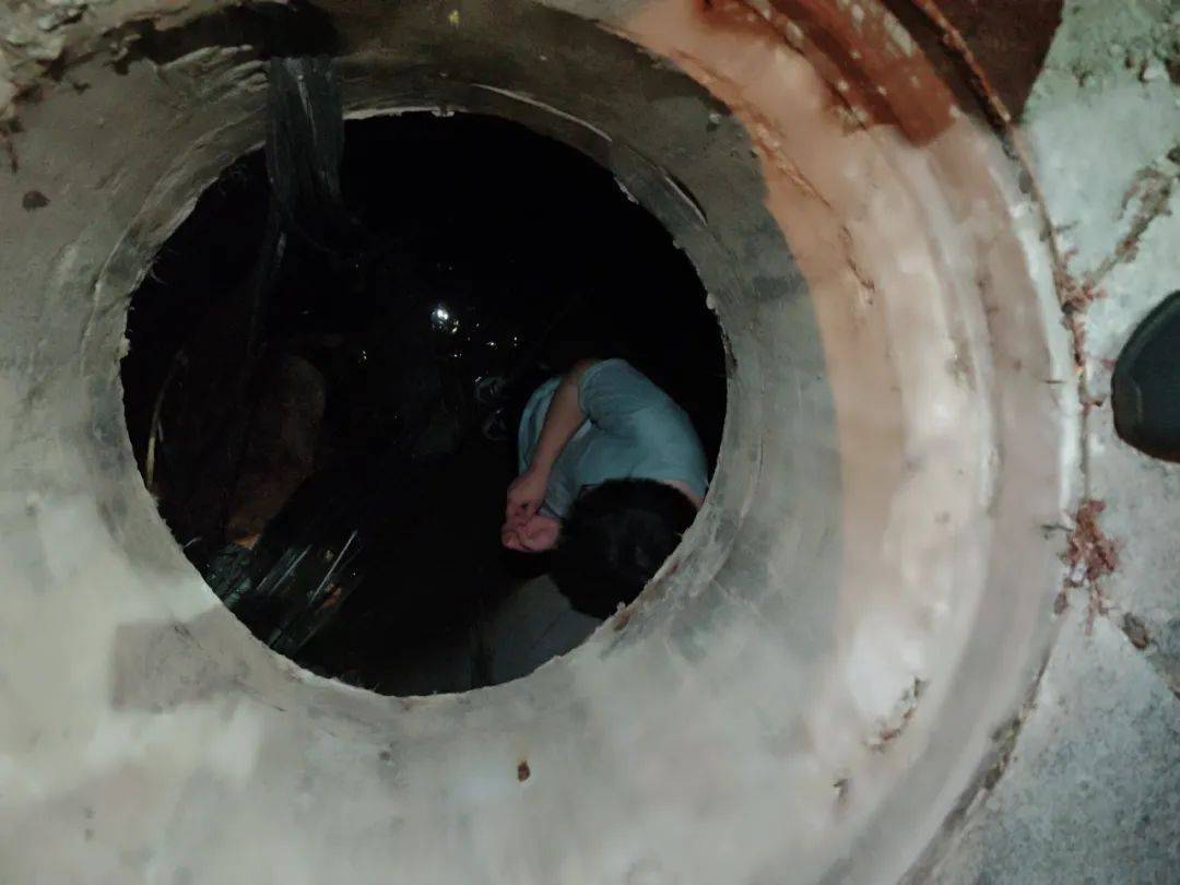 浙江一19岁男子与朋友在路上,走着走着人突然“消失”了!赶紧报警...