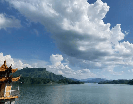 咸宁市财政局党组书记、局长，市国资委党委书记毛湘宁带队到崇调研水资源资产证券化试点工作