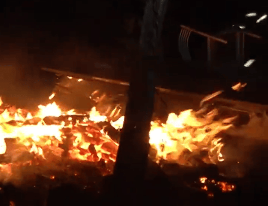 火光窜楼顶！居家这些防火细节别让老人 “栽跟头”