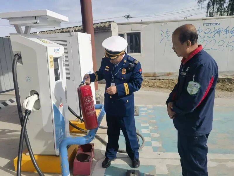 国庆假期 步履不停|消防力量深入景区古建、酒店民宿、加油站等场所全面筑牢安全防线