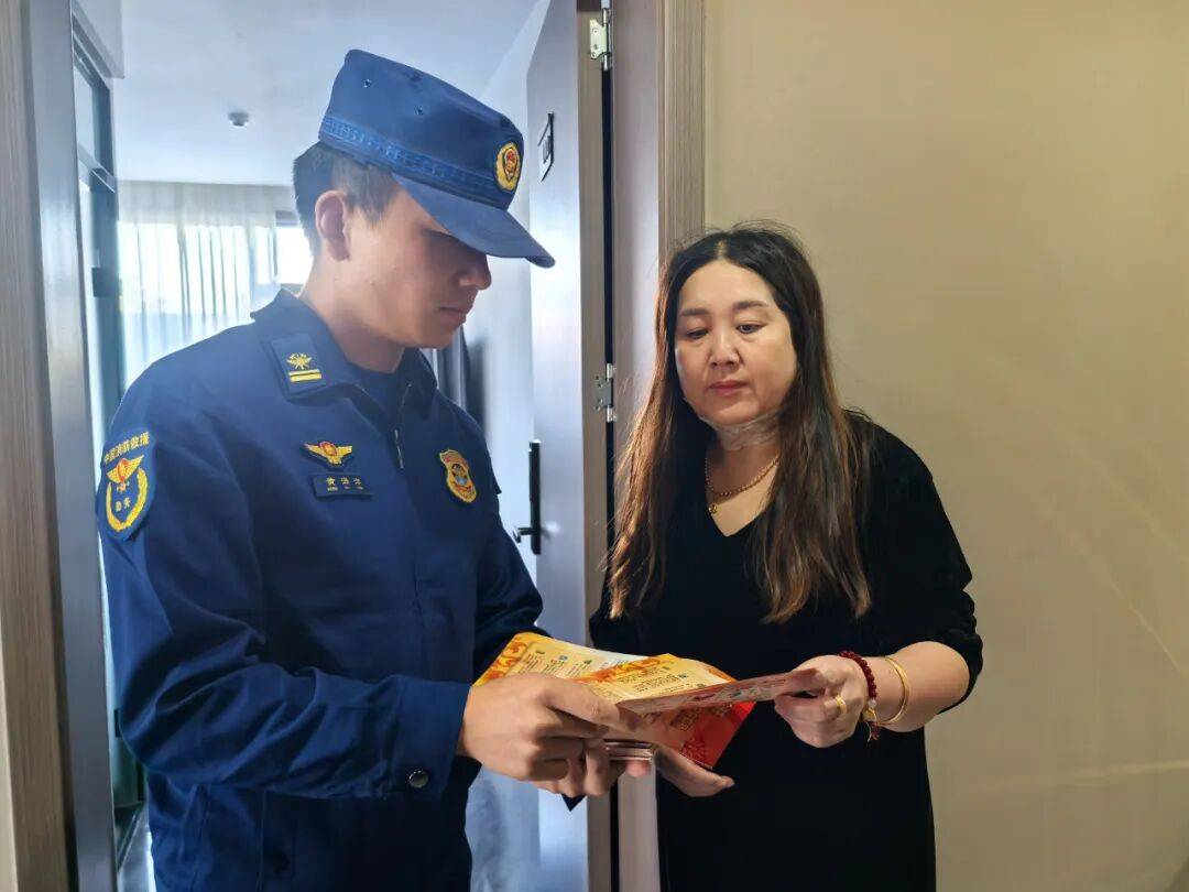 国庆假期 步履不停|消防力量深入景区古建、酒店民宿、加油站等场所全面筑牢安全防线