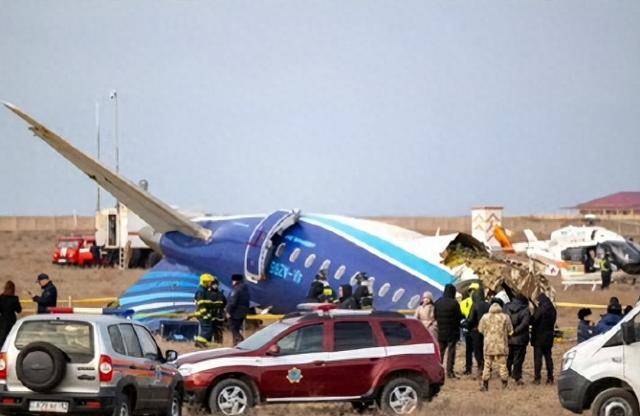 普京缺席朝鲜阅兵，当面向邻国道歉，承认俄军犯错，乌克兰迎来转机？