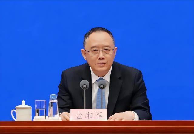 中央委员被“双开”,62岁女副部任上被查!中纪委上周通报查处26人